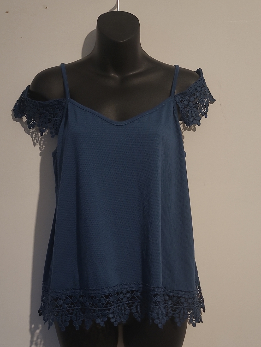 💲2️⃣ Lily Morgan Blue Lace-Trim Cold Shoulder Tank Top Sz Med